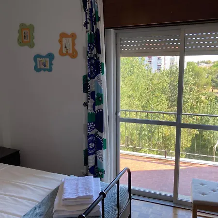 Family Lisbon-estoril Apartment *